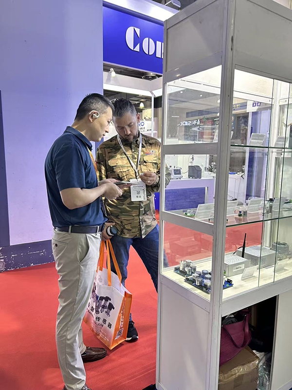 英國氣盾可燃?xì)怏w傳感器展位