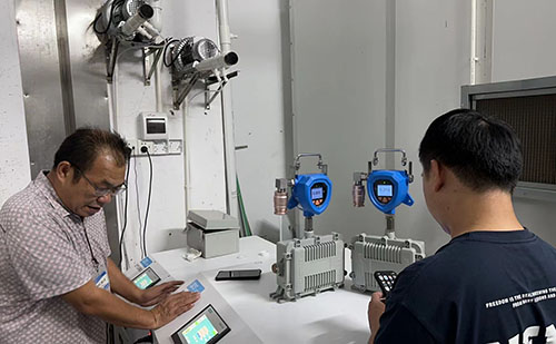 化工廠移動式氣體檢測報警儀